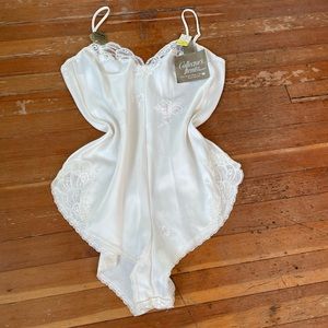 Vintage floral lingerie teddy from Warner’s collectors item